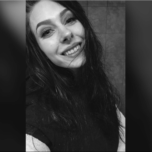 Meet your Posher, Brooke - Picture 6 of 8